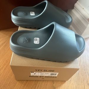 New in box —Yeezy slides “Slate Marine”. Men size 7